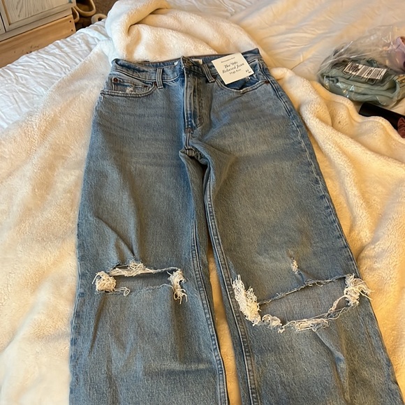 90’s High Rise Jeans - Picture 3 of 3